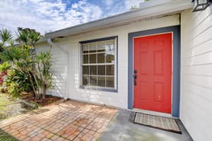 5267 Edgewood Dr, Lake Worth, FL 33467, Sold 02/28/22