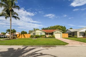 9806 Goldenrod Dr, Boynton Beach, FL 33437, Sold 03/01/22