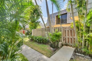 2490 Waterside Dr, Lake Worth, FL 33461, Sold 03/10/22