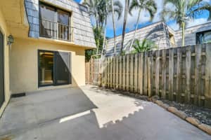 2490 Waterside Dr, Lake Worth, FL 33461, Sold 03/10/22