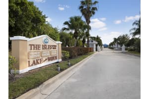 1924 Westminster Cir, Vero Beach, FL 32966, Sold 03/07/22