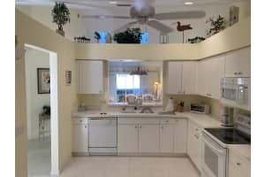 546 6th Ln, Vero Beach, FL 32962, Sold 04/04/22