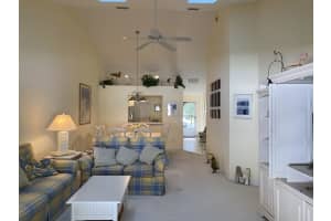 546 6th Ln, Vero Beach, FL 32962, Sold 04/04/22