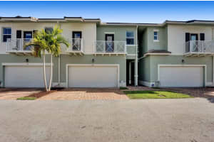 62 Sabal Ct, Royal Palm Beach, FL 33411, Sold 03/18/22