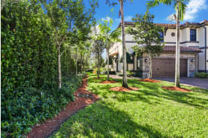 9580 Town Parc Cir S, Parkland, FL 33076, Sold 02/23/22