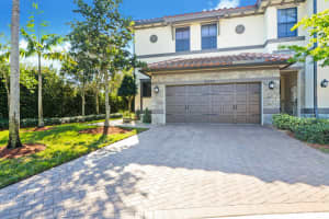 9580 Town Parc Cir S, Parkland, FL 33076, Sold 02/23/22