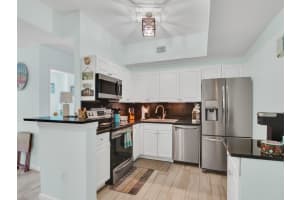 556 7th Square SW, Vero Beach, FL 32962, Sold 02/22/22