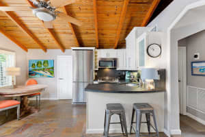 323 Sandpiper Ln, Delray Beach, FL 33483, Sold 05/06/22