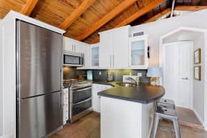 323 Sandpiper Ln, Delray Beach, FL 33483, Sold 05/06/22