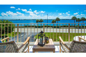 2760 S Ocean Blvd, Palm Beach, FL 33480, Sold 03/31/22