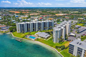 19800 Sandpointe Bay Dr, Tequesta, FL 33469, Sold 01/14/22