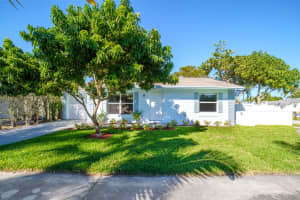 5735 Dewitt Pl, Lake Worth, FL 33463, Sold 02/22/22