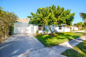 5735 Dewitt Pl, Lake Worth, FL 33463, Sold 02/22/22
