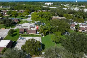 320 3rd Ln, Palm Beach Gardens, FL 33418, Sold 03/18/22