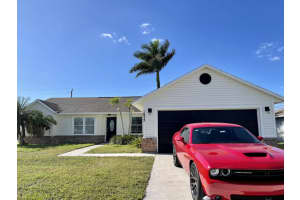 1972 SW Breezeway St, Port St. Lucie, FL 34987, Sold 01/20/22