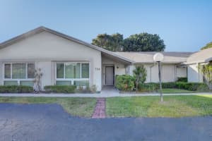 724 Lago Rd, Delray Beach, FL 33445, Sold 04/08/22