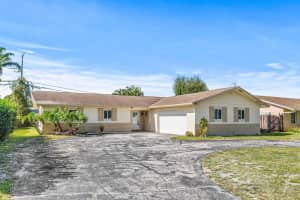 6593 Eastview Dr, Lake Worth, FL 33462, Sold 02/18/22
