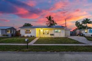 1413 Crest Dr, Lake Worth, FL 33461, Sold 03/28/22