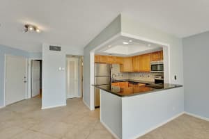 2936 Lake Shore Dr APT 308, Riviera Beach, FL 33404, Sold 04/01/22