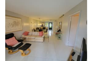 4700 Lucerne Lakes Blvd W APT 102, Lake Worth, FL 33467, Sold 03/31/22