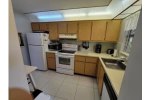 4700 Lucerne Lakes Blvd W APT 102, Lake Worth, FL 33467, Sold 03/31/22