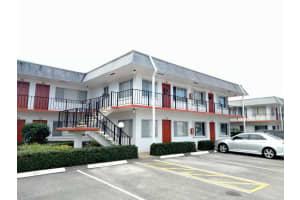 2960 Lake Osborne Dr APT 206, Lake Worth, FL 33461, Sold 04/29/22