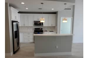 MLS# R10772003, West Palm Beach, Florida 33401