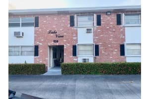 810 Lake Shore Dr, Lake Park, FL 33403, Sold 02/18/22