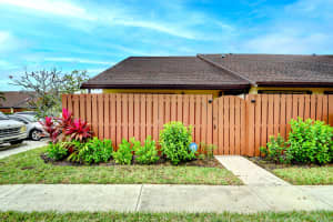 143 Springdale Cir, Palm Springs, FL 33461, Sold 03/09/22