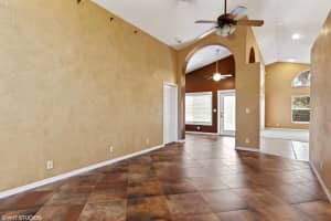 5 Lawrence Lake Dr, Boynton Beach, FL 33436, Sold 02/28/22