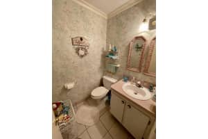 230 Country Ln, Boynton Beach, FL 33435, Sold 04/01/22