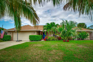 8 SE Hitching Post Cir, Tequesta, FL 33469, Sold 03/10/22