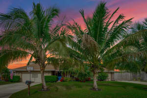 8 SE Hitching Post Cir, Tequesta, FL 33469, Sold 03/10/22