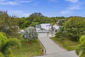 2601 Palm Lakes Ave, Fort Pierce, FL 34981, Sold 03/09/22