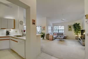 3239 Perimeter Dr, Greenacres, FL 33467, Sold 03/21/22