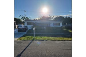 452 Cheyenne Dr, Lake Worth, FL 33462, Sold 04/14/22