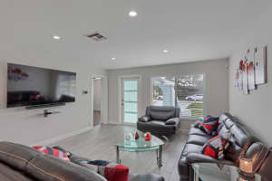 876 Gardenia Dr, Royal Palm Beach, FL 33411, Sold 03/30/22