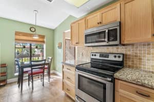 5187 Oakhill Ln, Delray Beach, FL 33484, Sold 03/10/22