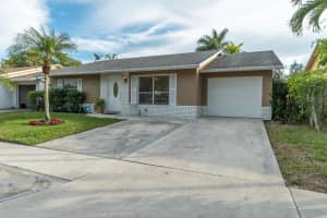 6256 Oakview Ln, Lake Worth, FL 33463, Sold 03/25/22