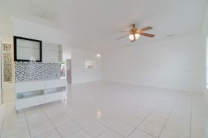 6256 Oakview Ln, Lake Worth, FL 33463, Sold 03/25/22