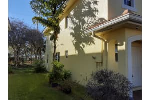 765 Imperial Lake Rd, West Palm Beach, FL 33413, Sold 04/08/22