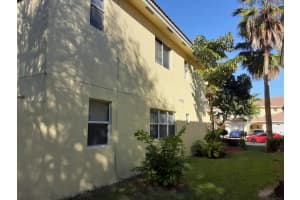 765 Imperial Lake Rd, West Palm Beach, FL 33413, Sold 04/08/22