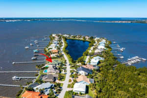 4300 NE Joes Point Rd, Stuart, FL 34996, Sold 04/05/22
