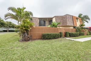 43 Springdale Cir, Palm Springs, FL 33461, Sold 03/23/22