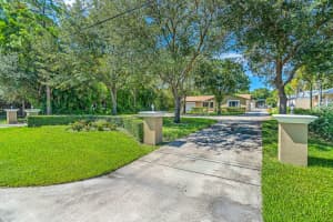 5389 Canal Dr, Lake Worth, FL 33463, Sold 04/20/22