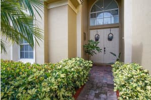 5719 Place Lake Dr, Fort Pierce, FL 34951, Sold 04/06/22