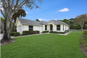 7581 SE Autumn Ln, Hobe Sound, FL 33455, Sold 03/11/22