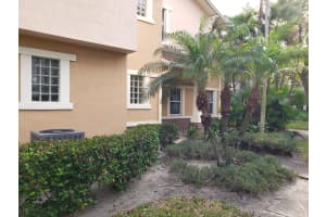975 Millbrae Ct UNIT 1, West Palm Beach, FL 33401, Sold 05/03/22