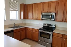 975 Millbrae Ct UNIT 1, West Palm Beach, FL 33401, Sold 05/03/22