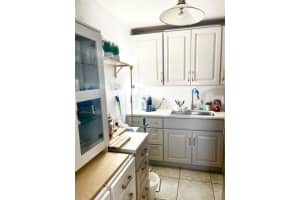 3300 Springdale Blvd APT 304, Palm Springs, FL 33461, Sold 05/03/22